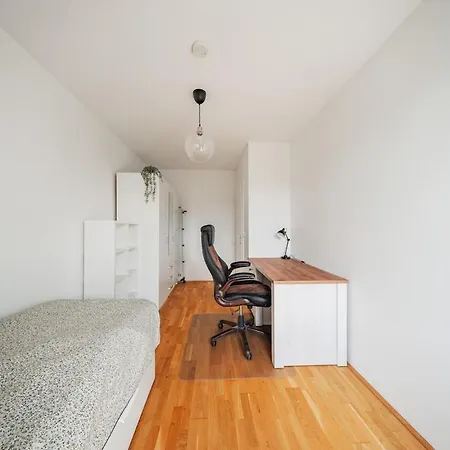 Great - 2 Bedrooms - With Parking *