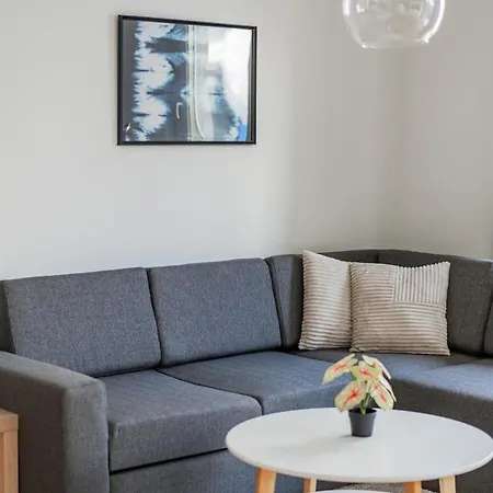 Great - 2 Bedrooms - With Parking *