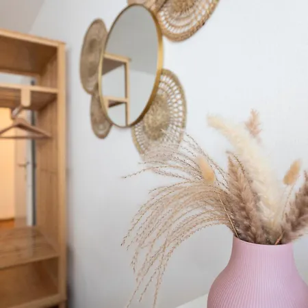 2 Bedroom In Neubau, 6 Min To Center * Vídeň