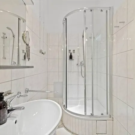 Neben Augarten I 5 Min To Metro I 10 Min To Apartment *