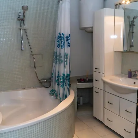 Apartment Spacious 5 Minutes To Wiener Stadthalle *
