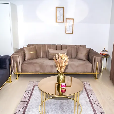 Spacious 5 Minutes To Wiener Stadthalle Apartment Vienna