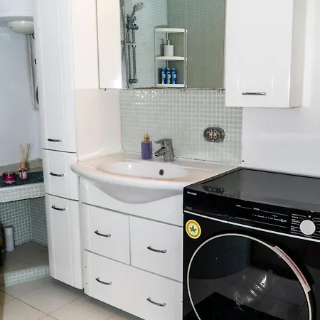 Apartment Spacious 5 Minutes To Wiener Stadthalle *