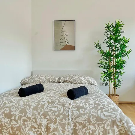 Apartment 50 M2 Stylish With Free Parking