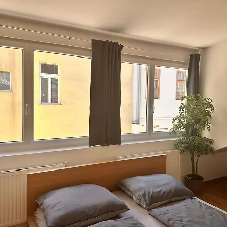 Full Premium - 2 Bedrooms For 5 People - Near Metro Feriehus