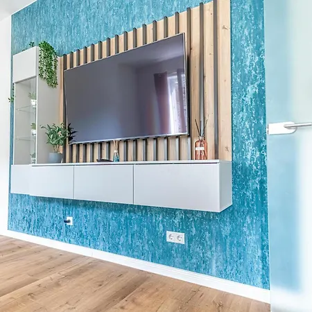Sweet 2br & 1lr Apartment, Around Donaustadt Apartment *
