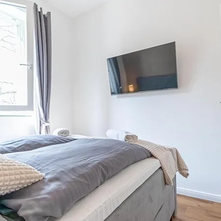 Sweet 2br & 1lr Apartment, Around Donaustadt Apartment Vienna