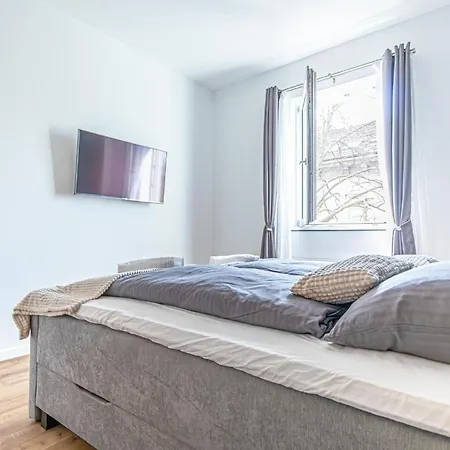 Sweet 2br & 1lr Apartment, Around Donaustadt Apartment *