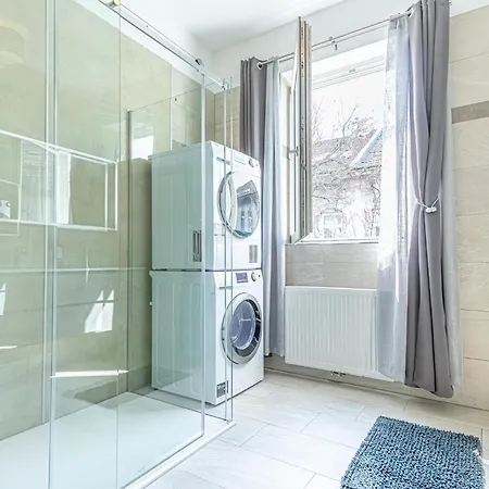 Sweet 2br & 1lr Apartment, Around Donaustadt