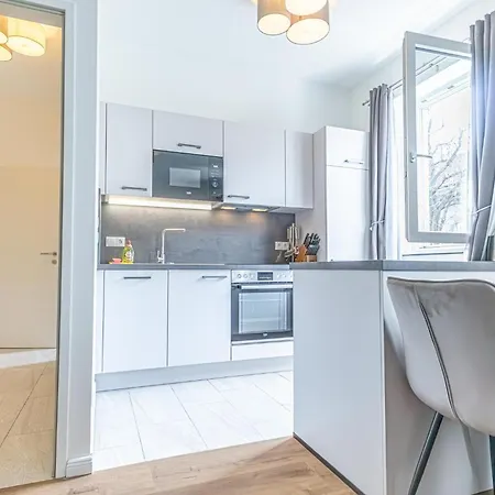 Sweet 2br & 1lr Apartment, Around Donaustadt Apartment