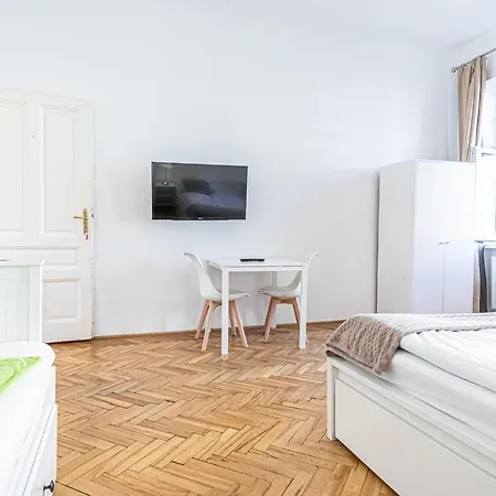 Stylish 2br Shared For Longstays Margareten, Up To 5p Vienna