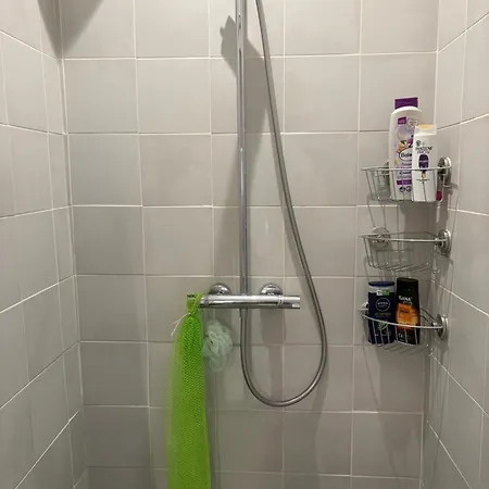With Garden In Ottakringer With Shared Bathroom *