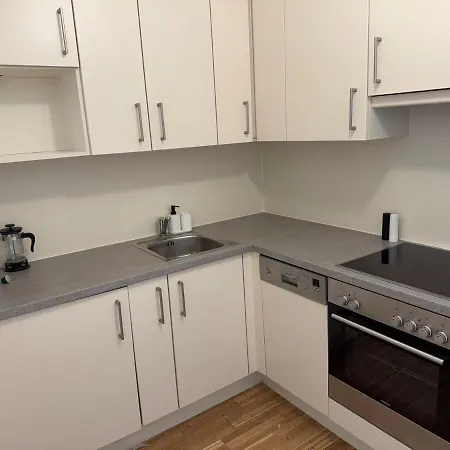 2br, Danube, Central, U6 & S-bahn - Axara Housing Brn 16 *