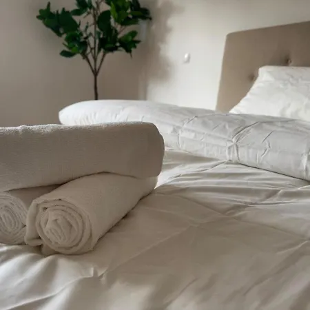 Apartment 2br, Danube, Central, U6 & S-bahn - Axara Housing Brn 16 Vienna