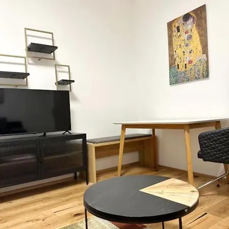 Cozy In Ottakiring Area Viena