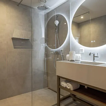 Hotel Fortyplusone - Newly Renovated! Viena