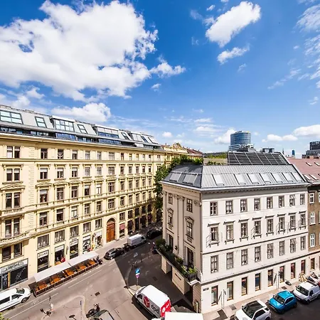 Lavie Apartment