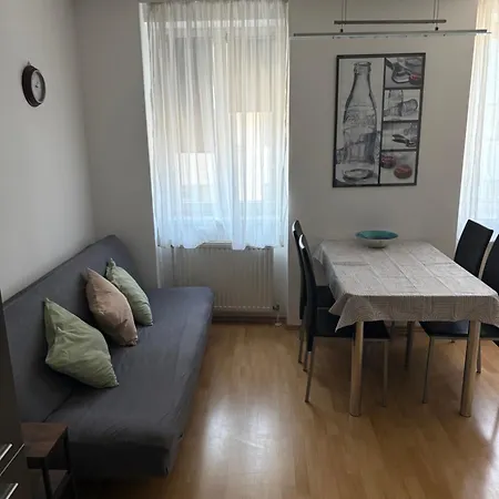 Apartment Favoritwien