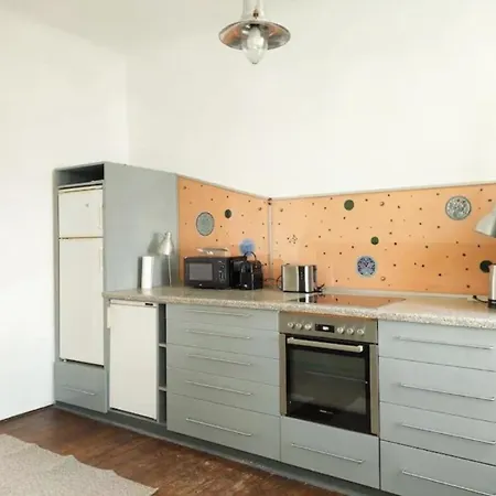 Eden Garden With Terrace & Bbq Apartment