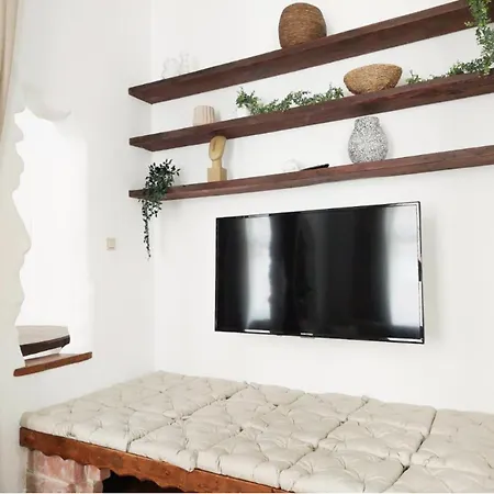Eden Garden With Terrace & Bbq Apartment