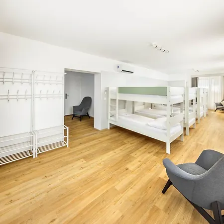 Jimmys Xxl Hotel 4*