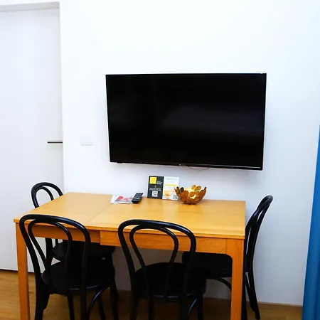 Jimmys Xxl Hotel