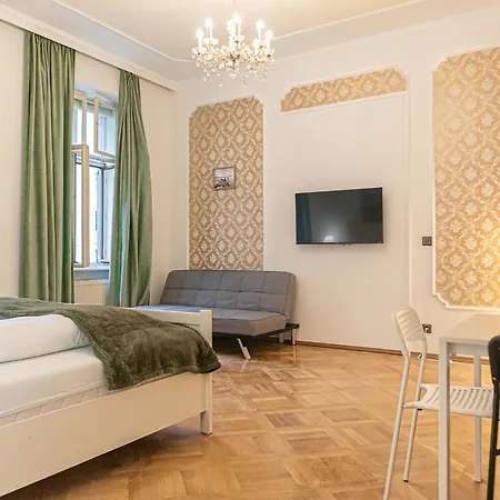 Apartment Very 4br Shared Ideal For Longstays, For 10p