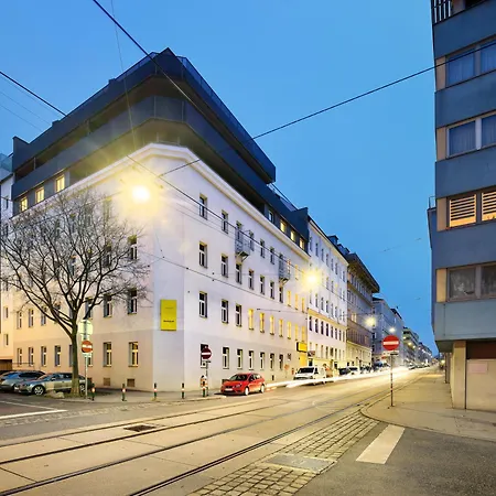 Hotel Jimmys Xxl 4*