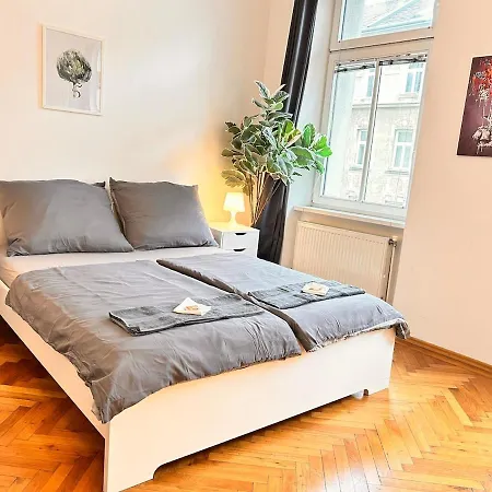 Charming Loft For 4 Guests In 20 *