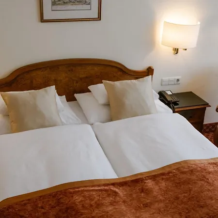 Отель Hotel City Central 4*