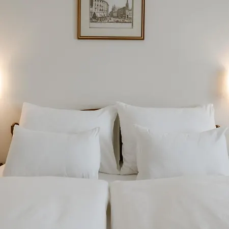 Отель Hotel City Central 4*