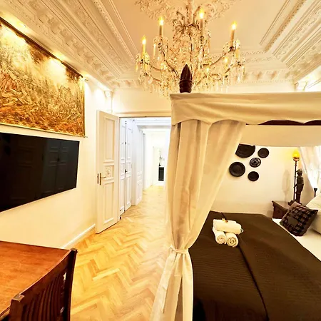7th Heaven Center Apartment