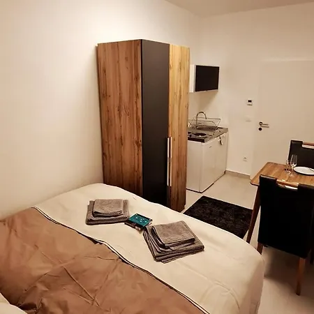 Apartment Bright And Quiet Near Schoenbrunn
