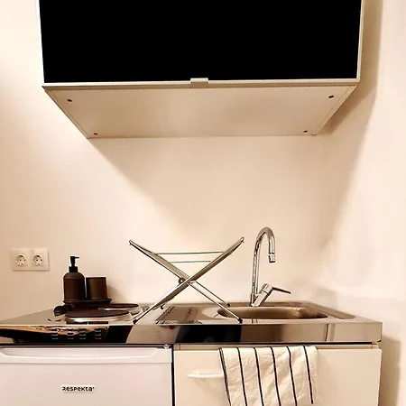 Apartment Bright And Quiet Near Schoenbrunn Vienna