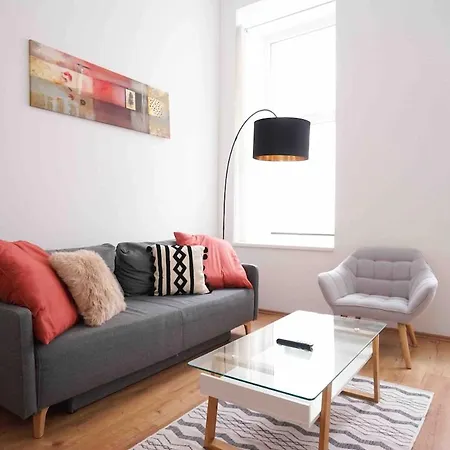 Apartment Modern Living In Center - Fully Equipped