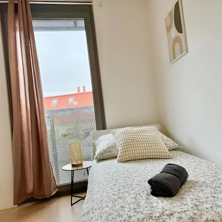 Apartment 90 M2 Stylish With Free Parking *
