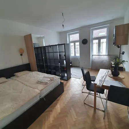 Bright And Quiet Apartments, Just 10 Minutes To U4, U6 And Schoenbrunn Palace