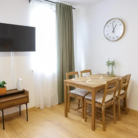 Modern Apartment *