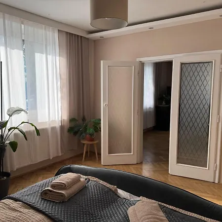 Bright With Parking Near Schoenbrunn Apartment *