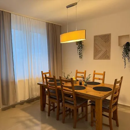 Bright With Parking Near Schoenbrunn * Vienna