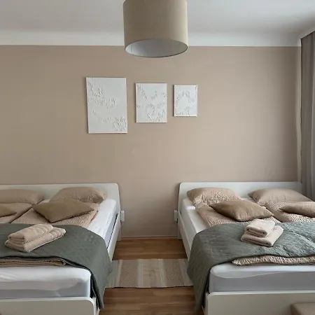Bright With Parking Near Schoenbrunn * Vienna