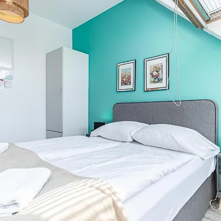 Stunning 12br Shared -floor Perfect For 24 People Group Apartment Wien