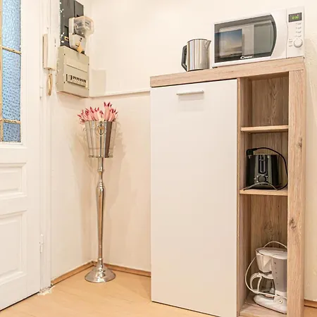 Convenient 1br In The Heart Of