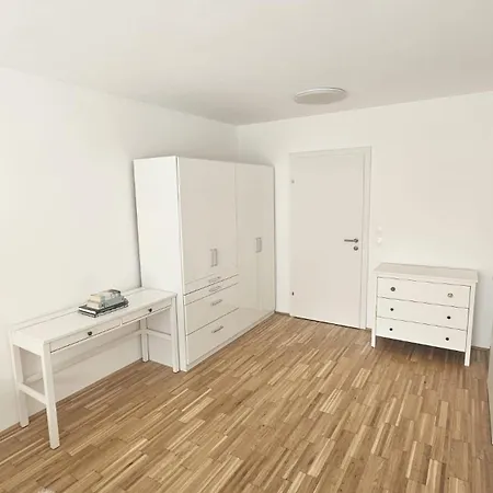 - Favoriten Apartment *