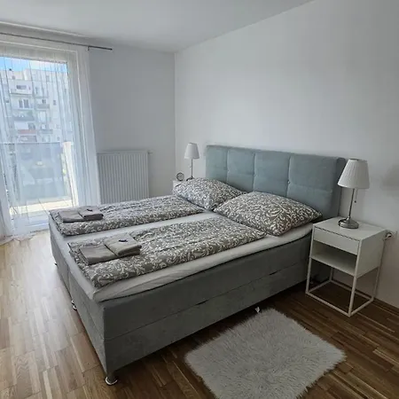 - Favoriten *