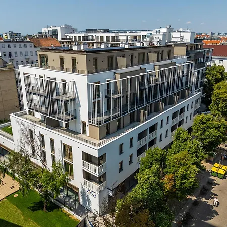 Free Parking - Pulse At U6-metro Wien