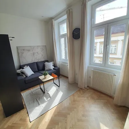Apartment Bright And Quiet Apartments, Just 10 Minutes To U4, U6 And Schoenbrunn Palace Vienna