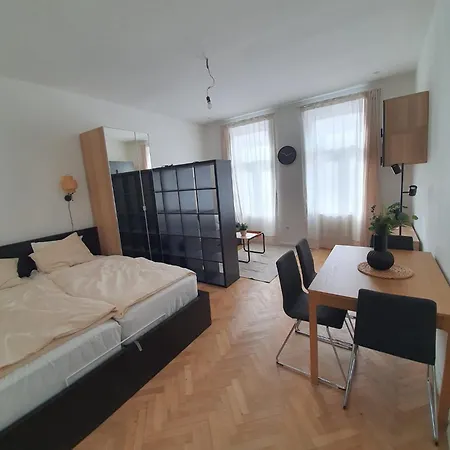 Apartment Bright And Quiet Apartments, Just 10 Minutes To U4, U6 And Schoenbrunn Palace