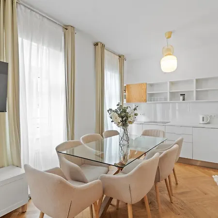 Apartment, Two Metro Stations To Hauptbahnhof