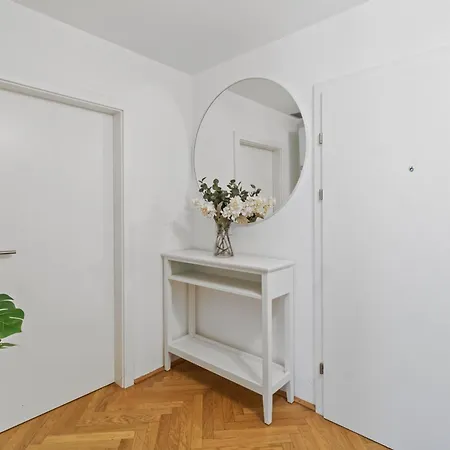 Apartment, Two Metro Stations To Hauptbahnhof Apartment *